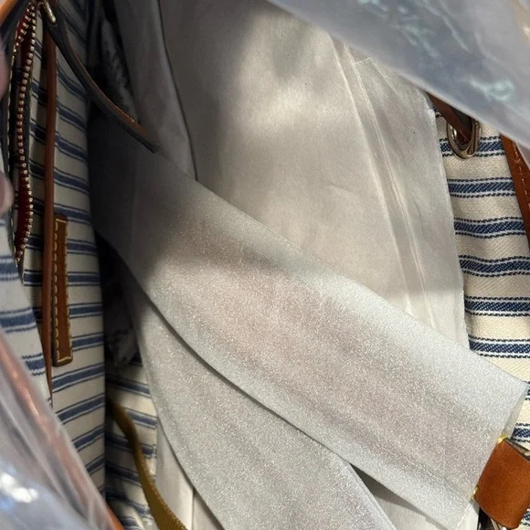 Dooney & Bourke Wayfarer Drawstring Bucket Bag Nylon Navy Handbag AUTHENTIC NEW - Picture 6 of 6